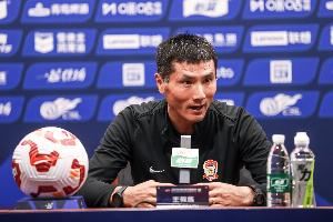 澎湃：郭士强的例子未必合适，但请给邵佳一与国足时间