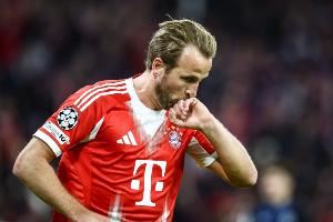 凯恩近两个赛季热区图：上赛季更接近禁区，本赛季活动范围更大