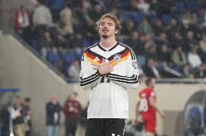 球迷热议沃尔特马德：克洛泽之后最佳9号 这就是伊萨克的替代者？